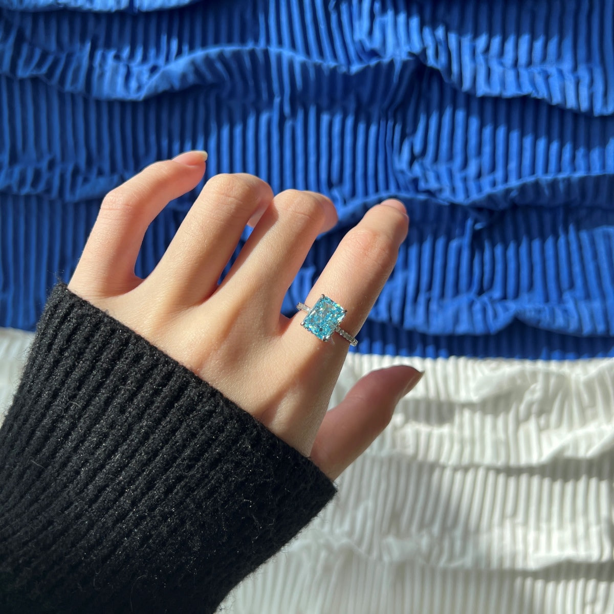 [AuraEcho]4.0 Carat Luxurious Engagement Ring