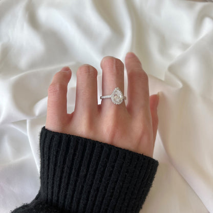 [AuraEcho]1.0 Carat Luxurious Resplendent Water Drop Shape Wedding Ring