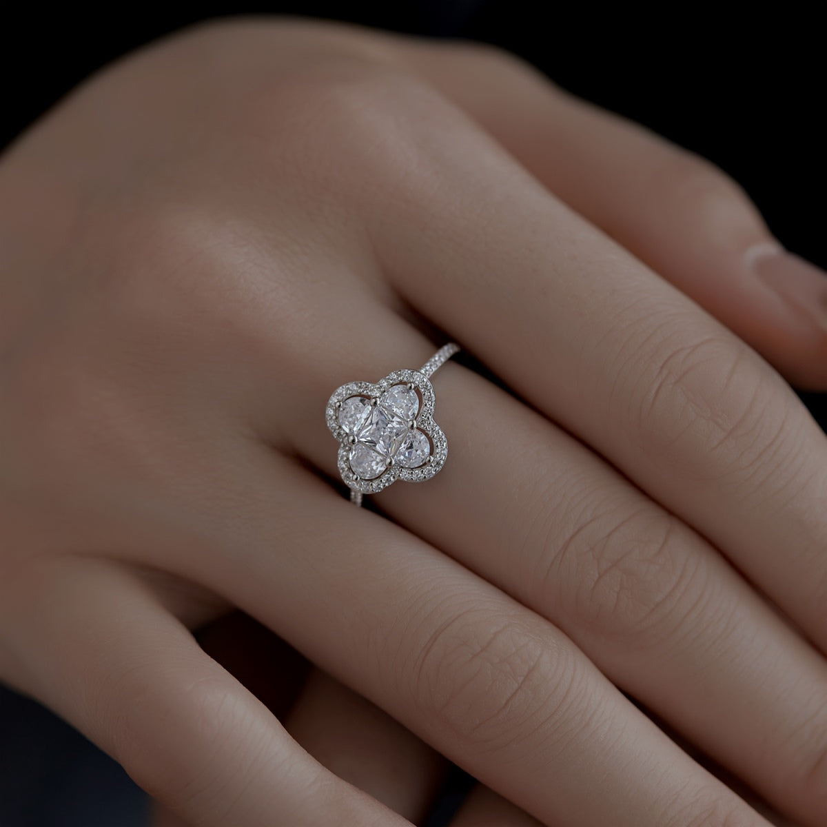 [AuraEcho]Luxurious Eternity Flower Shape Banquet Ring
