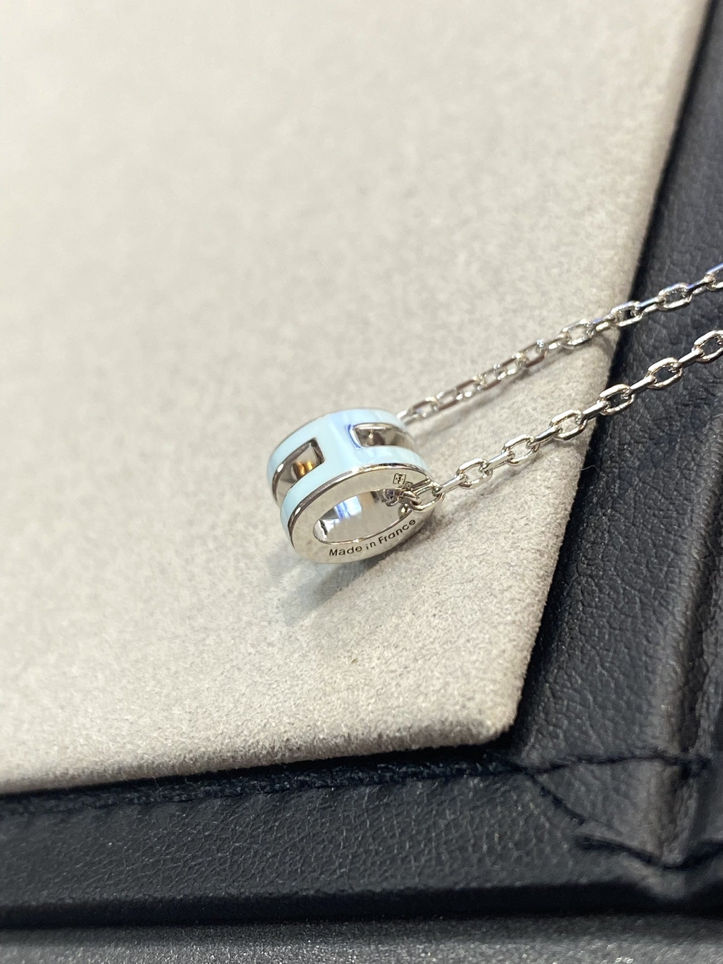 [AuraEcho]POP H LIGHT BLUE NECKLACE