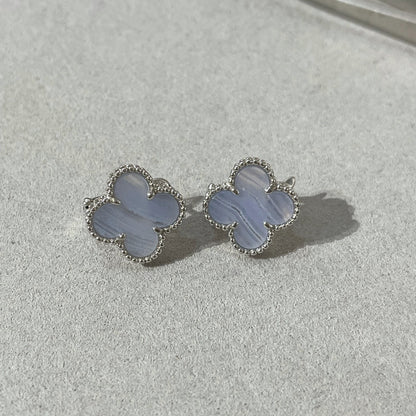 [AuraEcho]CLOVER CHALCEDONY SILVER STUD EARRINGS