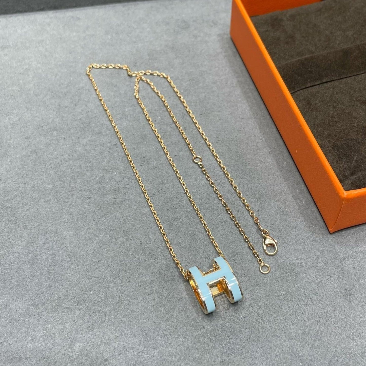 [AuraEcho]POP H SKY BLUE NECKLACE
