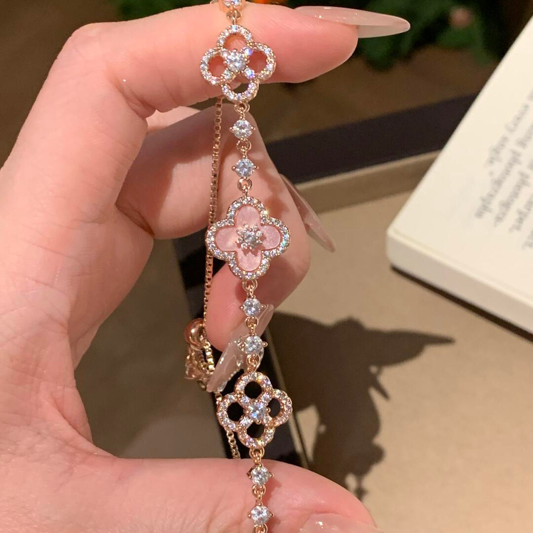 [AuraEcho]CLOVER 5 MOTIF PINK BLUE RED WHITE BRACELET