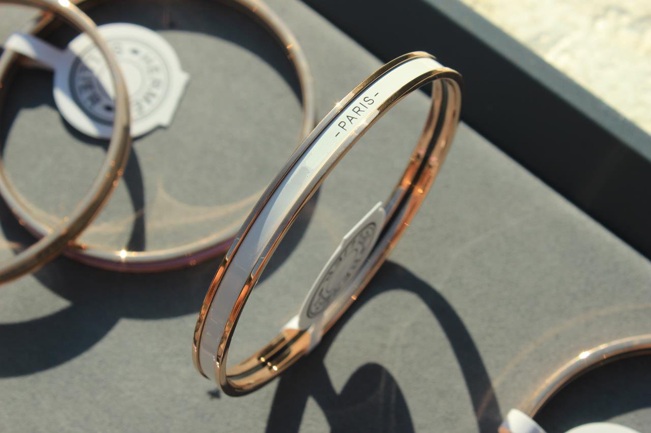 [AuraEcho]HM UNI BANGLE BAG